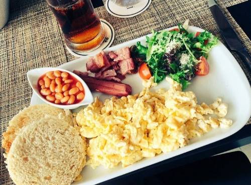 Delis Café