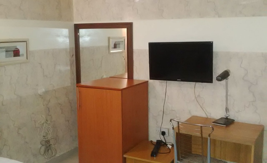 Jerry Cedarwood Guest House Hotel In Yenagoa Hotels ng